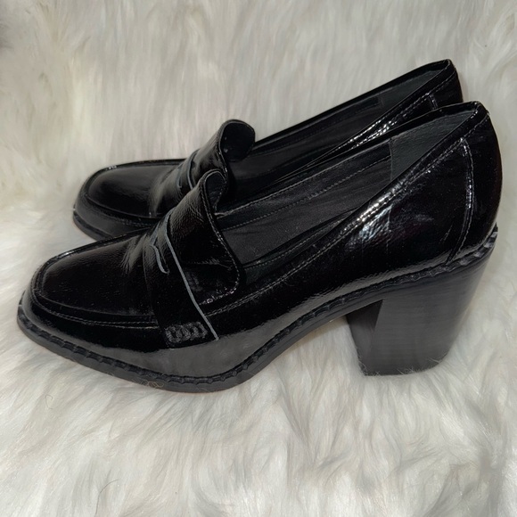 Vince Camuto Black Patent Leather Loafers Sleek Slip-Ons - Picture 2 of 9